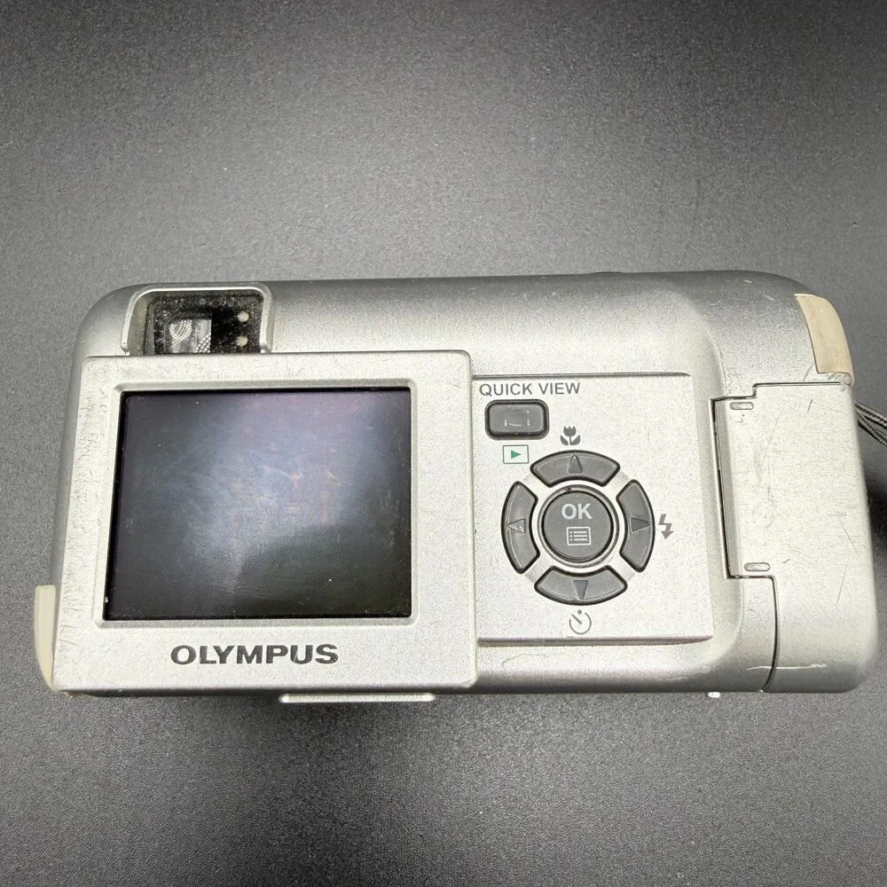 Olympus Camedia D-565 Zoom | 4.0MP Y2K Retro Digicam | Vintage Tech UNTESTED